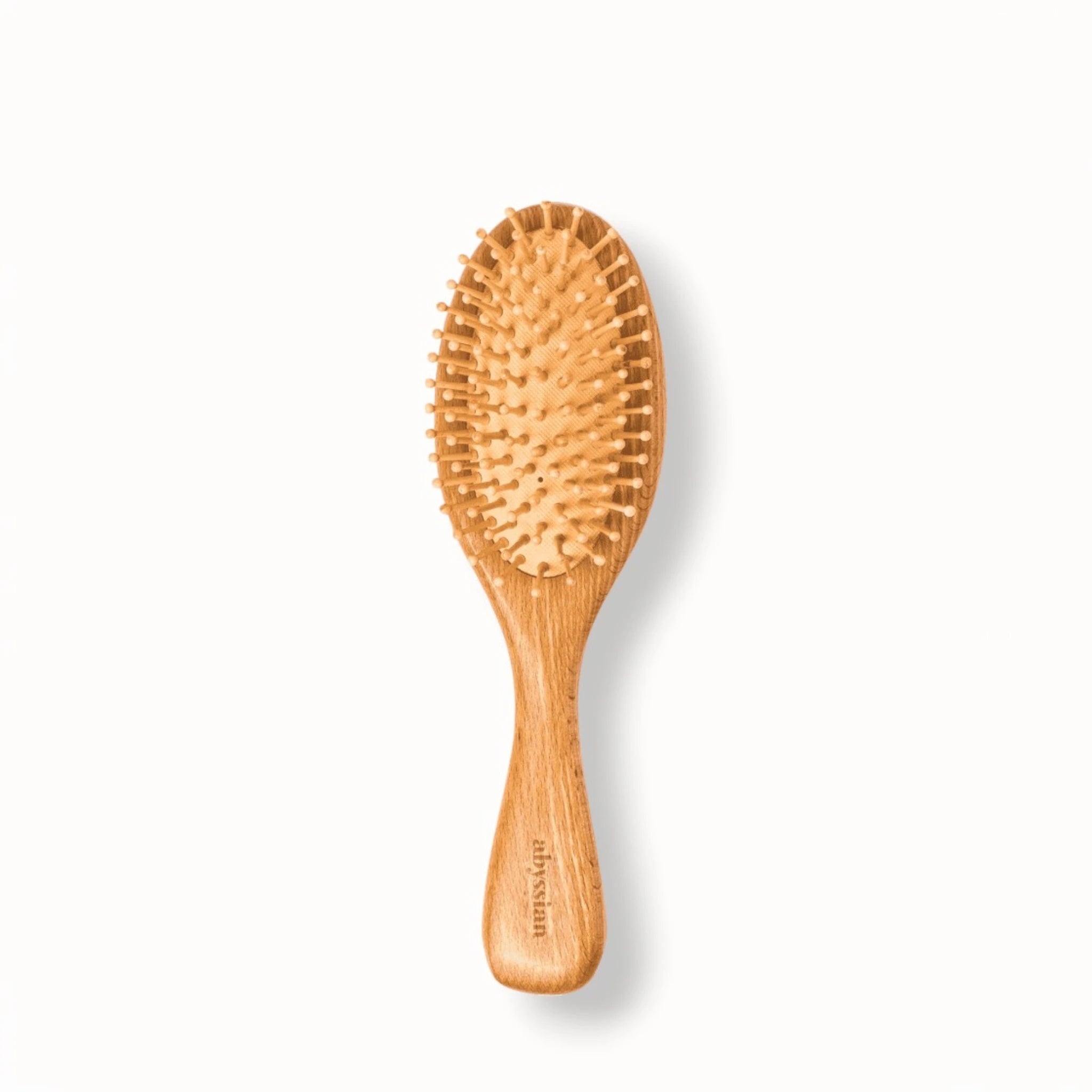 Klasikong bilog na brush ng buhok