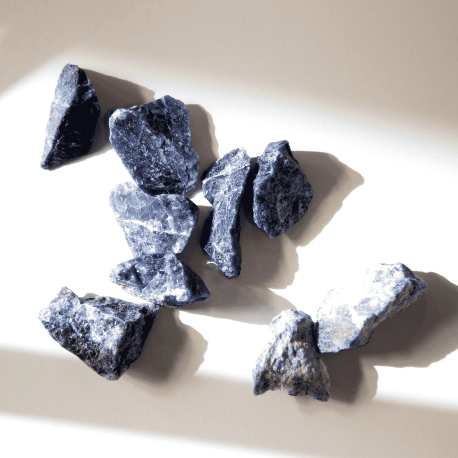晶体轮廓gua sha蓝色苏达石