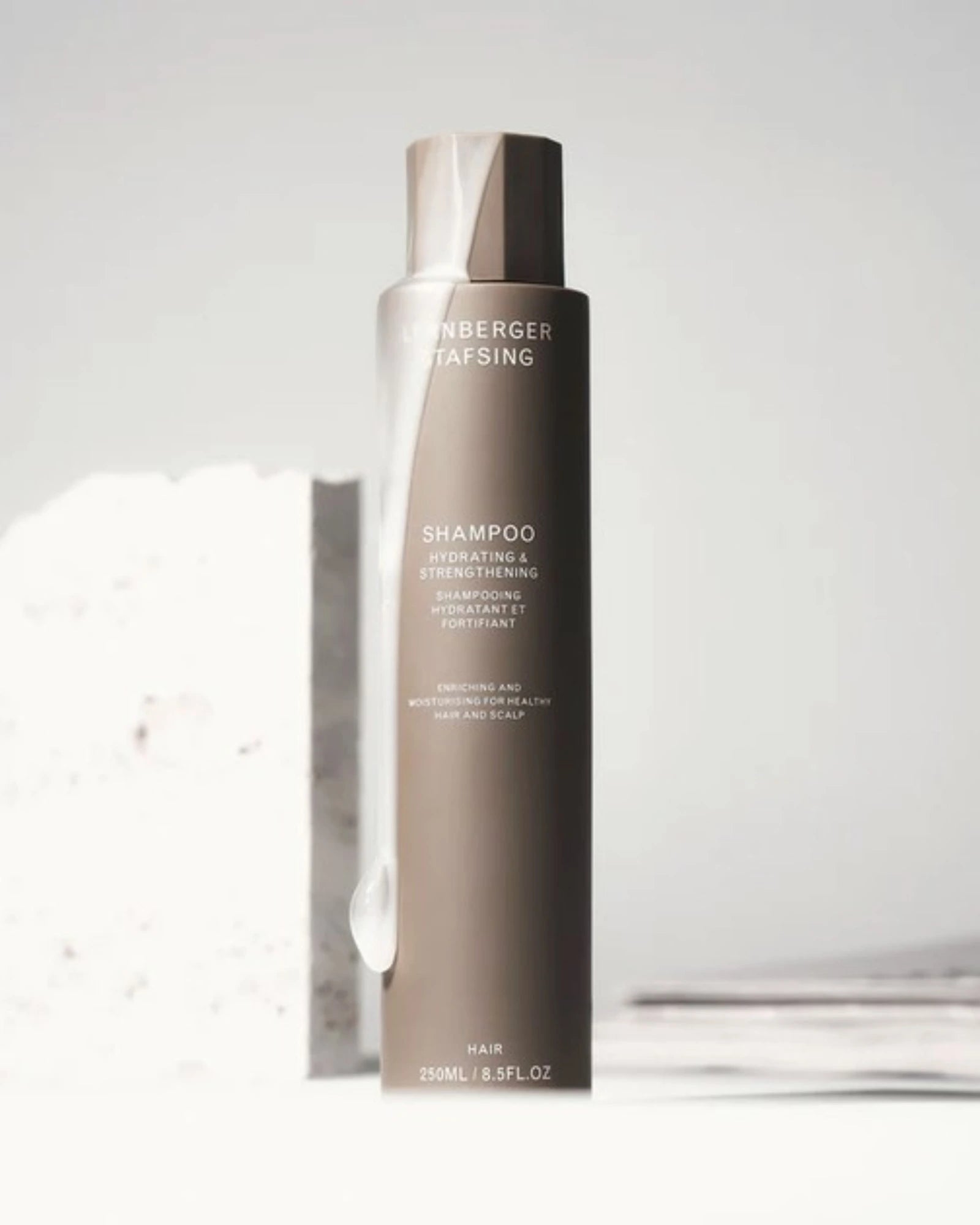 水润强韧洗发水