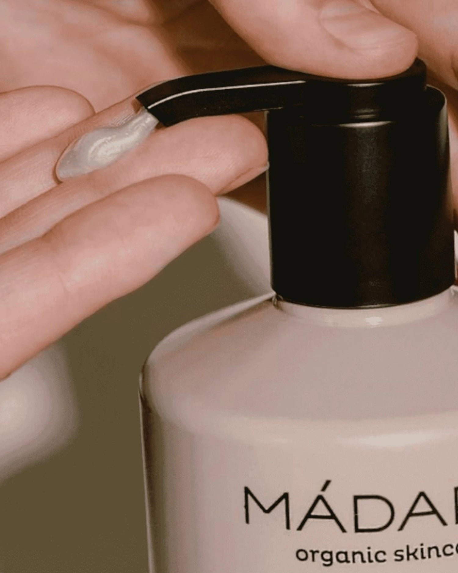 Bitter Honey Moisture Hugasan