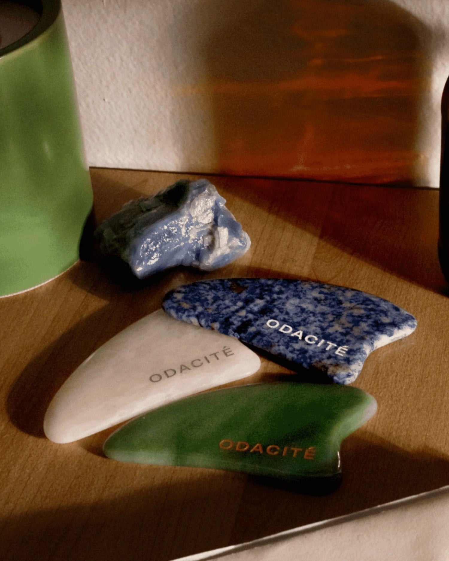 Crystal contour gua sha asul na sodalite