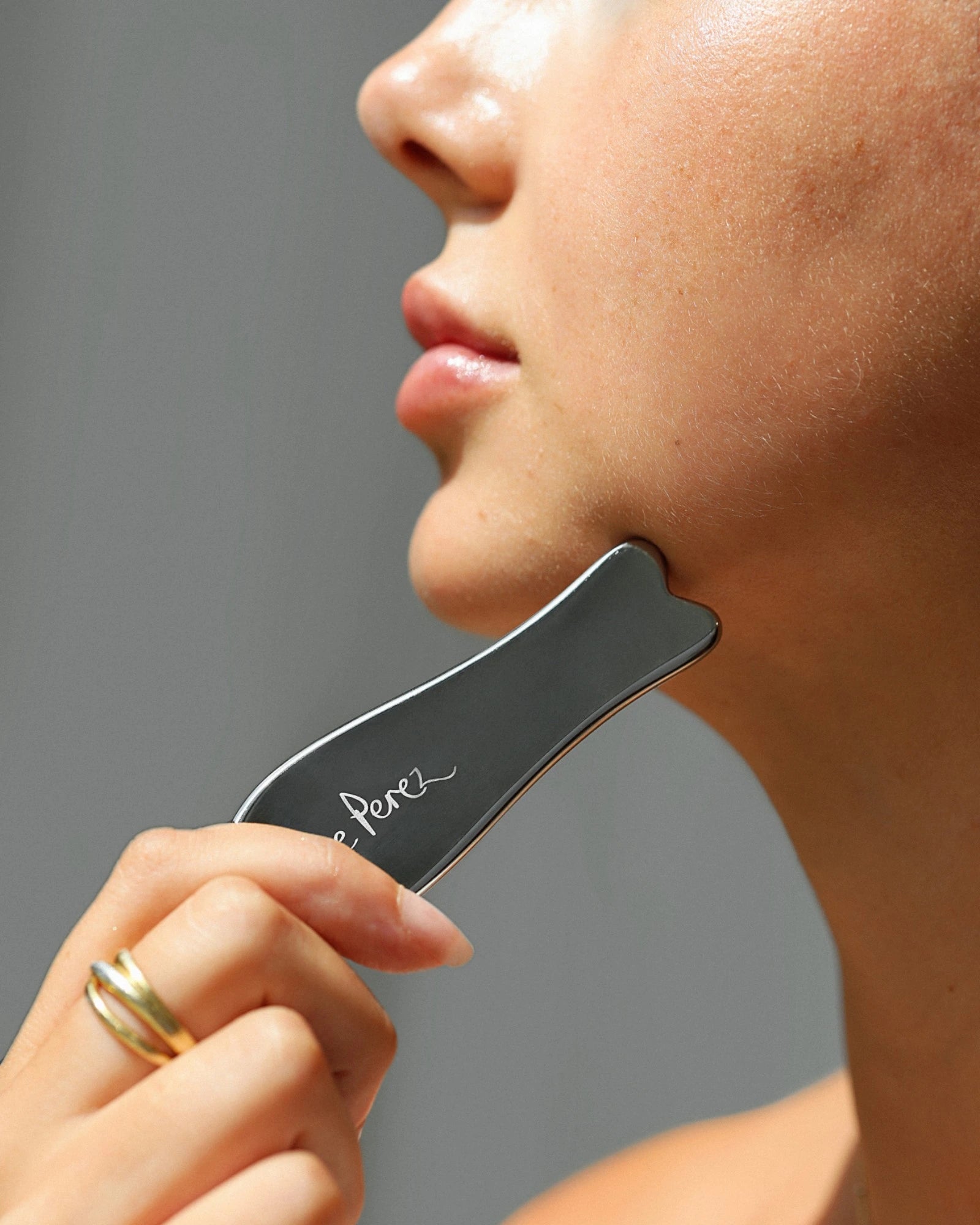 鋼製臉部按摩工具