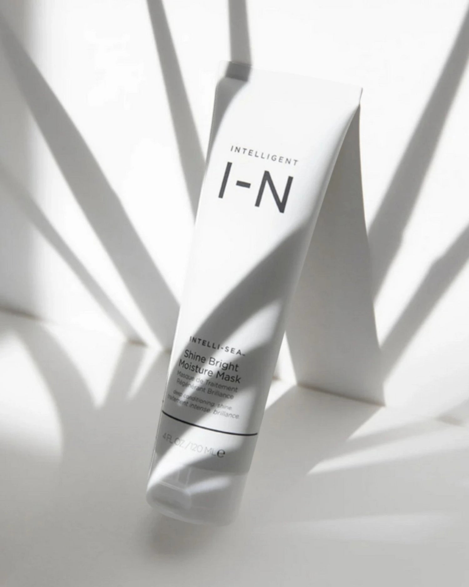 Shine maliwanag na kahalumigmigan mask