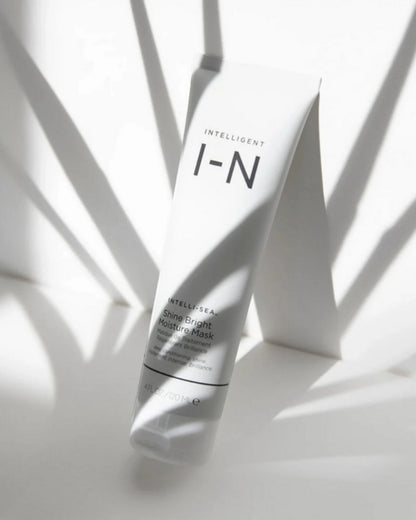 Shine maliwanag na kahalumigmigan mask