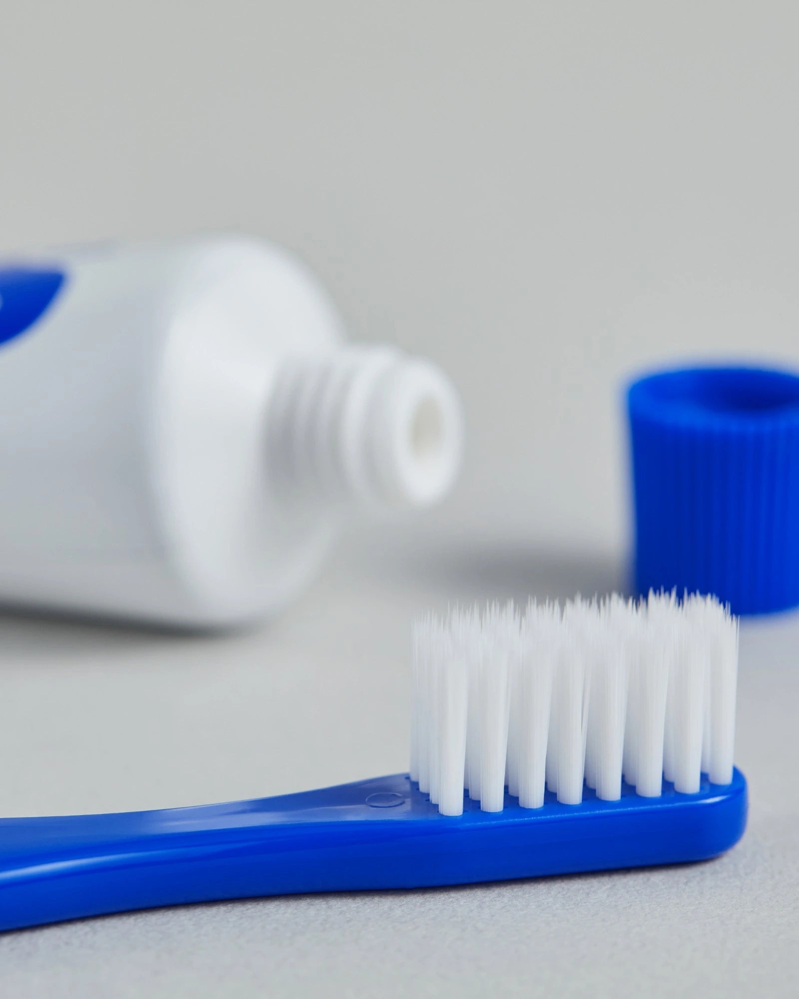 蓝白配色牙刷